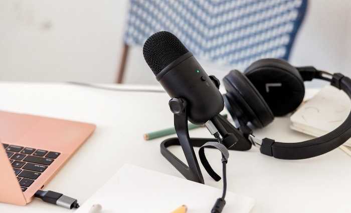 podcast side hustle